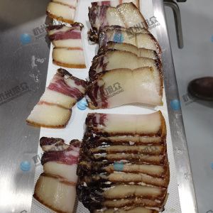 多功能切片機，現場(chǎng)試機切4mm熏肉，效果滿(mǎn)意！